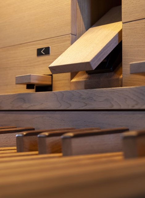 White oak organ